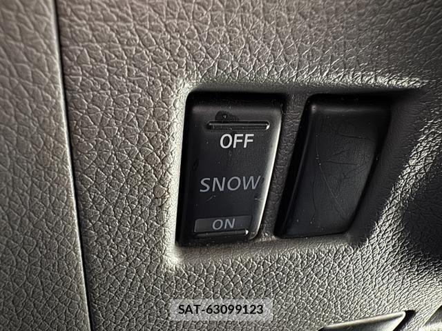 Nissan NV350 Caravan 2017-09 8873757-18
