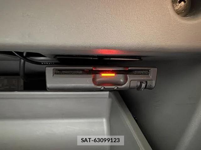 Nissan NV350 Caravan 2017-09 8873757-19