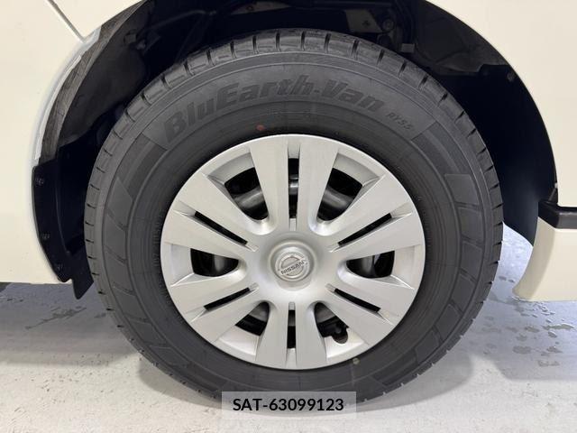 Nissan NV350 Caravan 2017-09 8873757-6