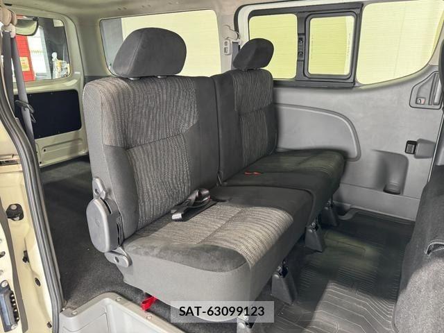 Nissan NV350 Caravan 2017-09 8873757-8