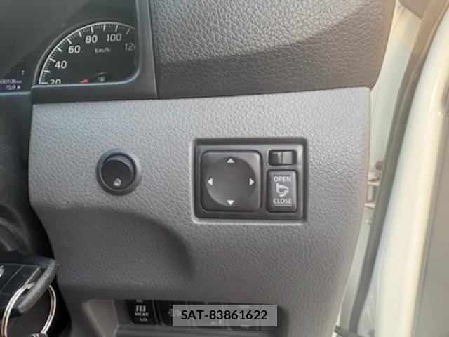 Nissan NV350 Caravan 2013-04 8874140-13