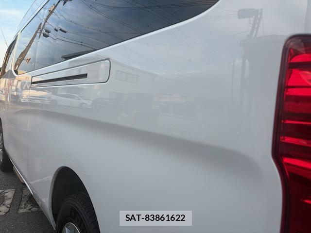 Nissan NV350 Caravan 2013-04 8874140-16