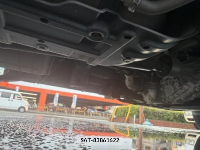 Nissan NV350 Caravan 2013-04 8874140-17