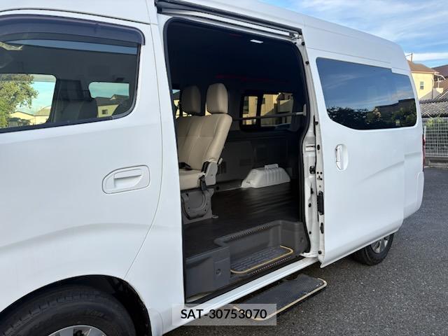 Nissan NV350 Caravan 2013-04 8874141-12