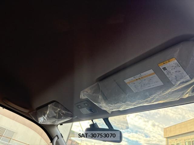 Nissan NV350 Caravan 2013-04 8874141-13