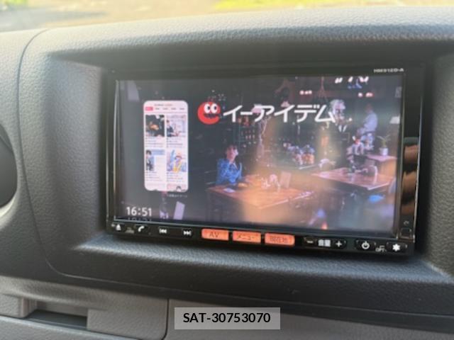 Nissan NV350 Caravan 2013-04 8874141-17