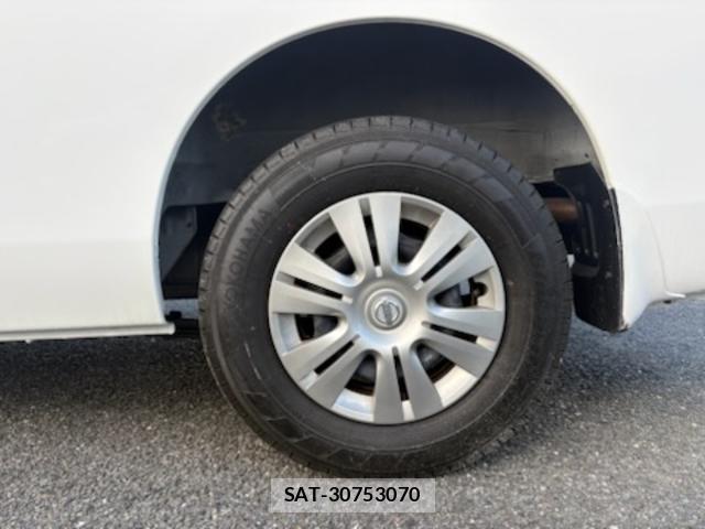 Nissan NV350 Caravan 2013-04 8874141-5