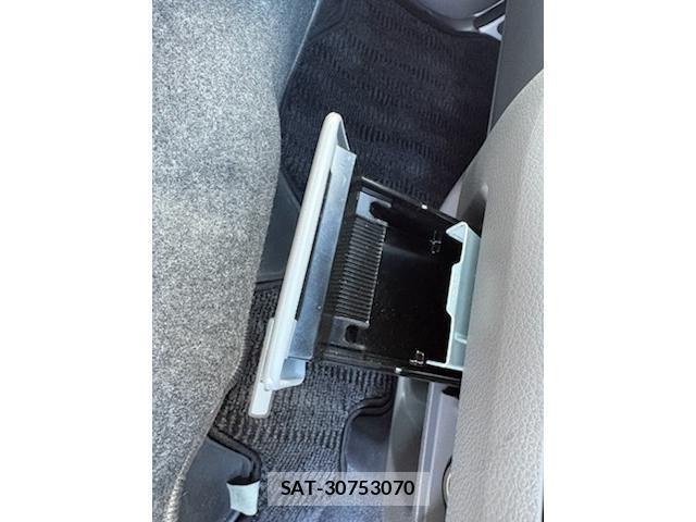 Nissan NV350 Caravan 2013-04 8874141-7