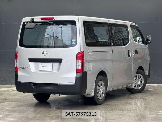 Nissan NV350 Caravan 2021-07 8874342-1