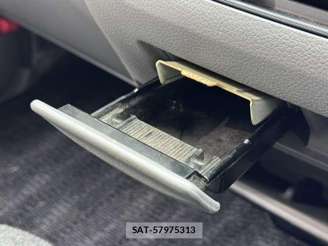 Nissan NV350 Caravan 2021-07 8874342-13