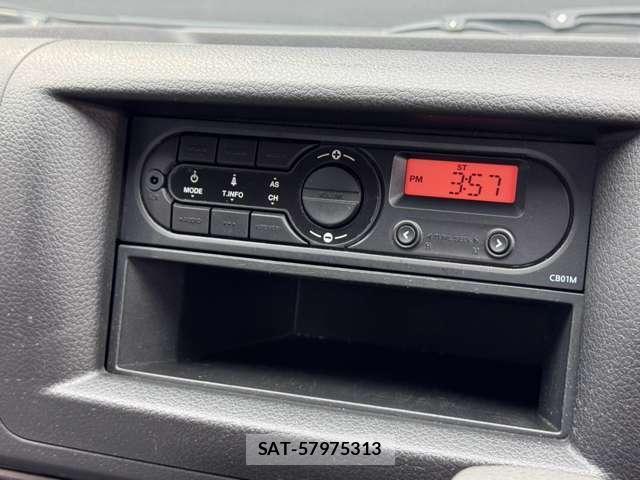 Nissan NV350 Caravan 2021-07 8874342-3