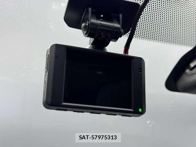 Nissan NV350 Caravan 2021-07 8874342-4