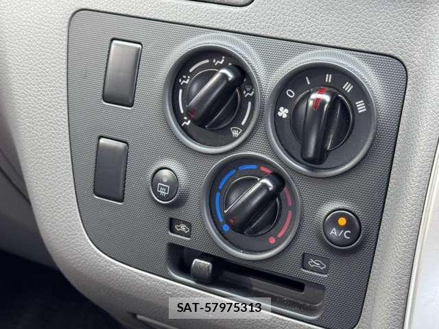 Nissan NV350 Caravan 2021-07 8874342-5