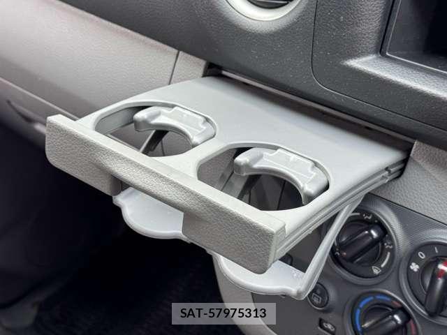 Nissan NV350 Caravan 2021-07 8874342-7