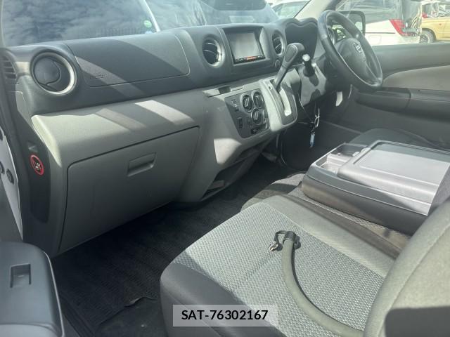 Nissan NV350 Caravan 2016-02 8875135-3