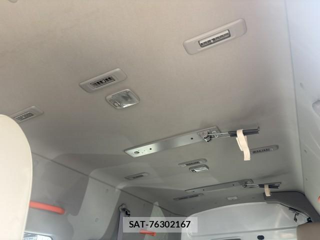 Nissan NV350 Caravan 2016-02 8875135-5
