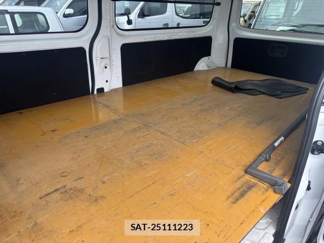 Nissan NV350 Caravan 2021-05 8875149-5