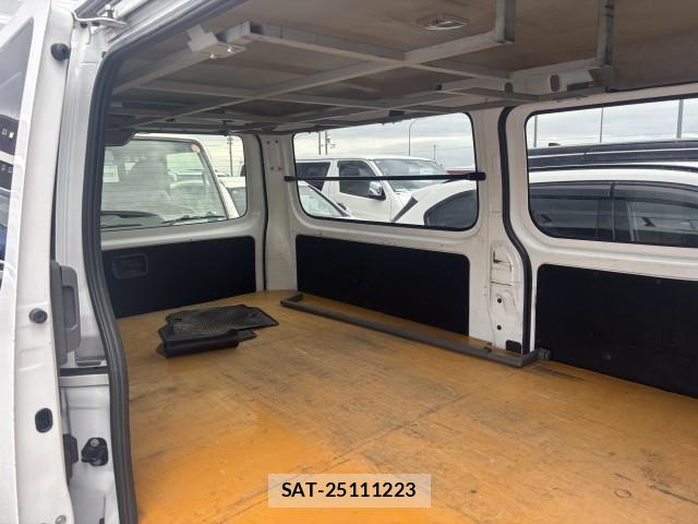 Nissan NV350 Caravan 2021-05 8875149-6