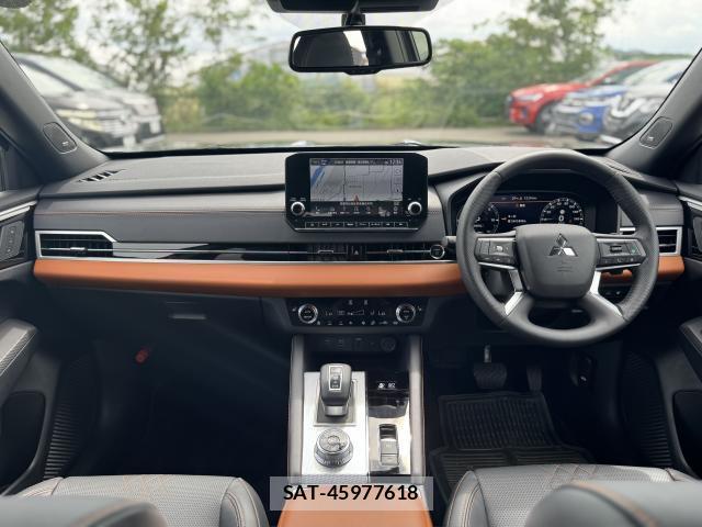 Mitsubishi OUTLANDER PHEV 2024-02 8874300-2