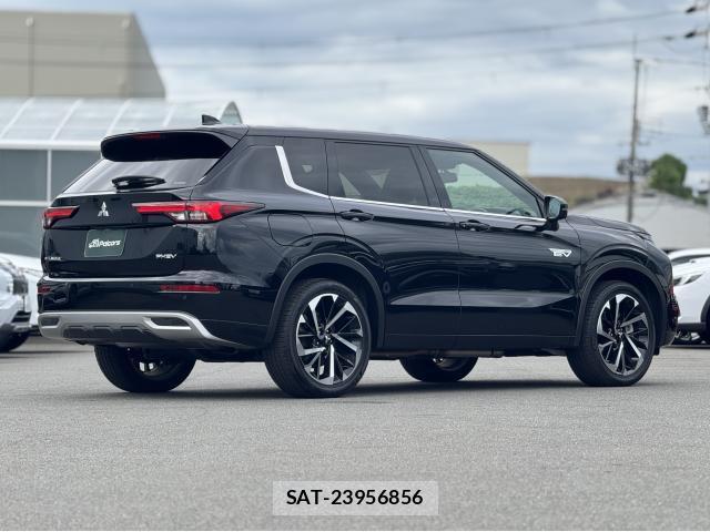 Mitsubishi OUTLANDER PHEV 2024-02 8874303-19