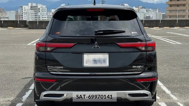 Mitsubishi OUTLANDER PHEV 2022-08 8874448-1