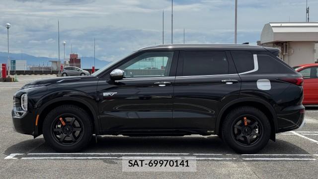 Mitsubishi OUTLANDER PHEV 2022-08 8874448-10