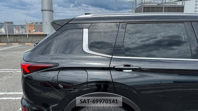 Mitsubishi OUTLANDER PHEV 2022-08 8874448-12