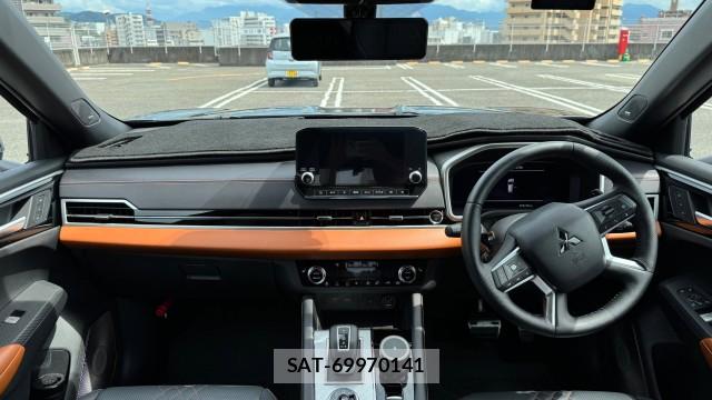 Mitsubishi OUTLANDER PHEV 2022-08 8874448-2
