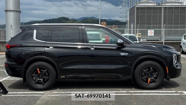 Mitsubishi OUTLANDER PHEV 2022-08 8874448-3
