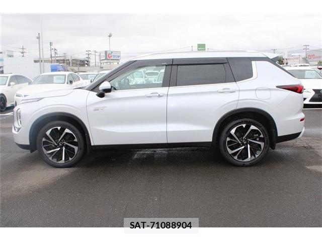 Mitsubishi OUTLANDER PHEV 2022-05 8874620-13