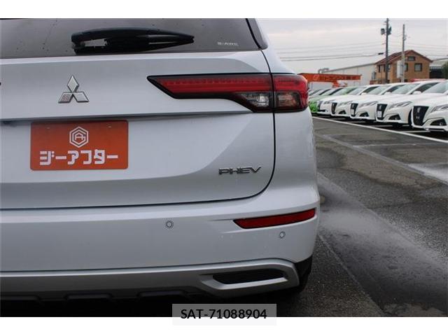 Mitsubishi OUTLANDER PHEV 2022-05 8874620-19