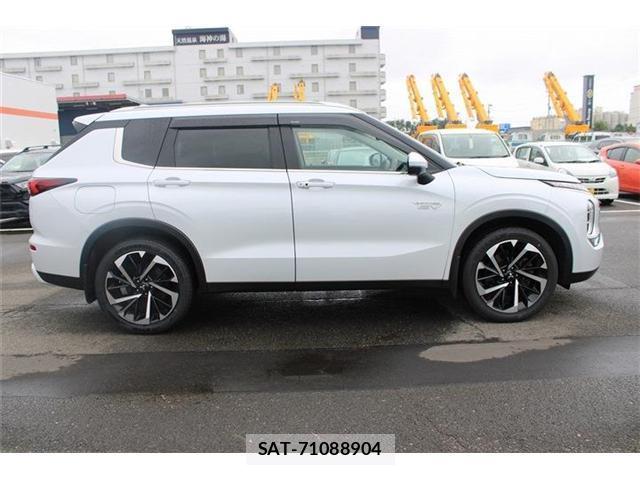 Mitsubishi OUTLANDER PHEV 2022-05 8874620-9
