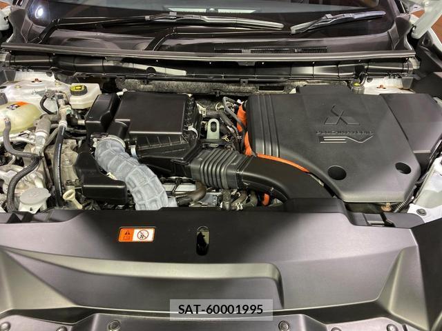 Mitsubishi OUTLANDER PHEV 2023-09 8874707-17