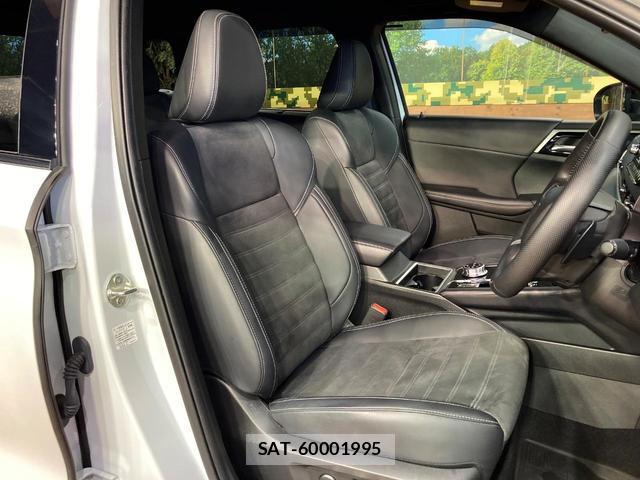 Mitsubishi OUTLANDER PHEV 2023-09 8874707-9