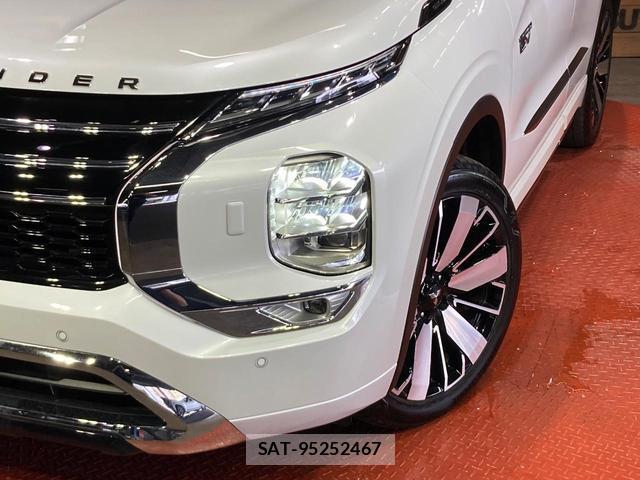Mitsubishi OUTLANDER PHEV 2024-11 8874734-11