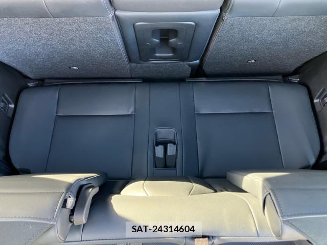 Mitsubishi OUTLANDER PHEV 2023-07 8875689-11