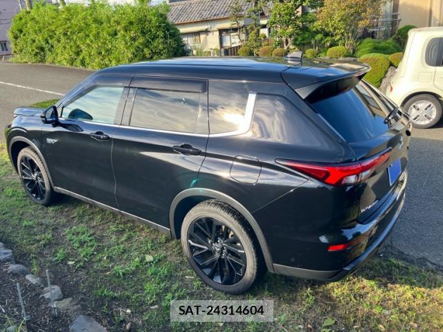 Mitsubishi OUTLANDER PHEV 2023-07 8875689-2