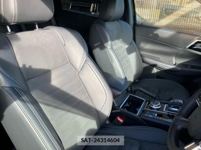 Mitsubishi OUTLANDER PHEV 2023-07 8875689-9