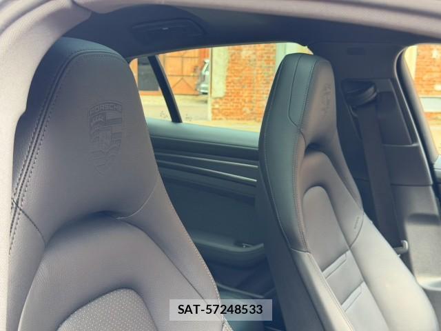 Porsche PANAMERA 2023-03 8872773-10
