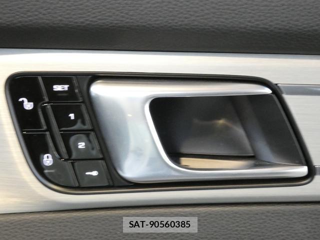 Porsche PANAMERA 2017-08 8873074-10
