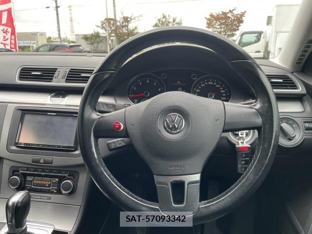 VolksWagen PASSAT VARIANT 2011-07 8872690-17