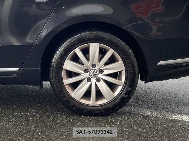 VolksWagen PASSAT VARIANT 2011-07 8872690-19