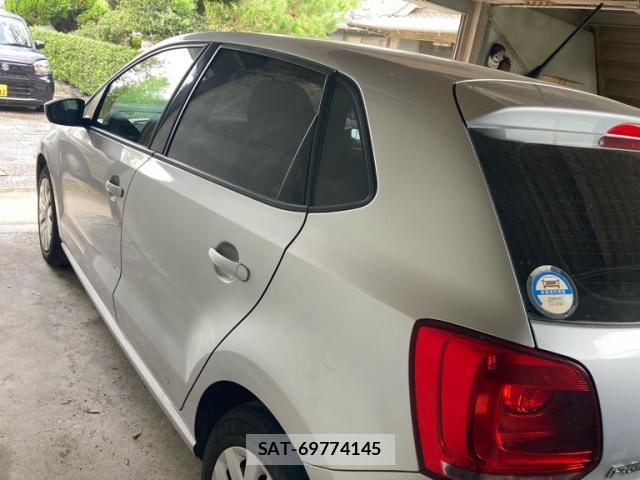 VolksWagen POLO 2011-04 8873985-12