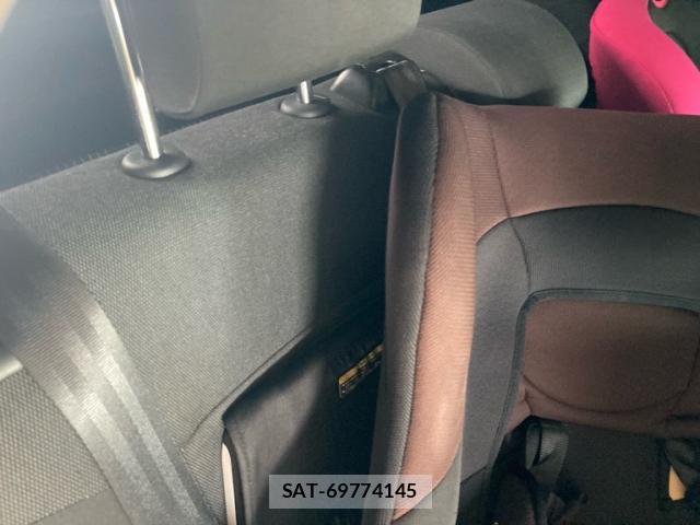 VolksWagen POLO 2011-04 8873985-6