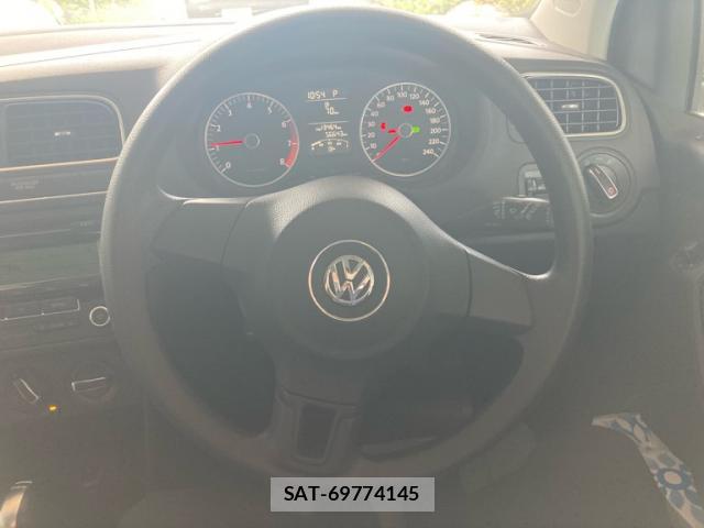 VolksWagen POLO 2011-04 8873985-9