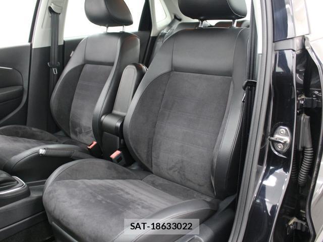 VolksWagen POLO 2016-10 8874294-11