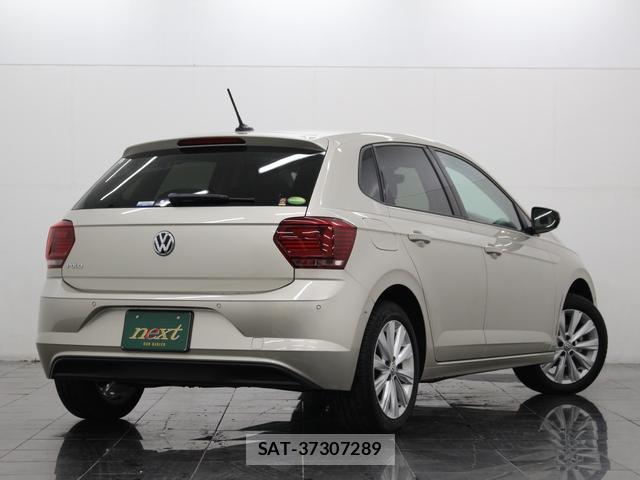 VolksWagen POLO 2018-06 8874298-1