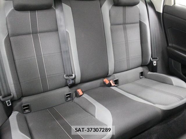 VolksWagen POLO 2018-06 8874298-13
