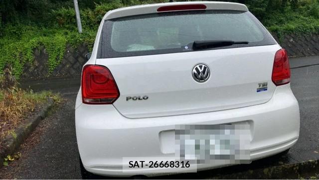 VolksWagen POLO 2011-08 8874393-1