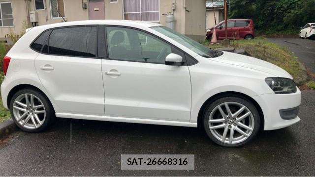 VolksWagen POLO 2011-08 8874393-10